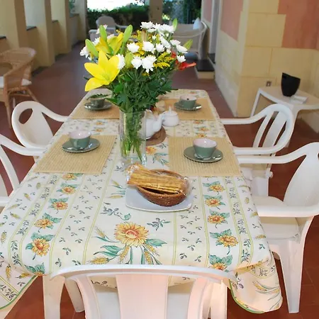 Apartment Paradiso