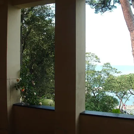 Paradiso Apartment *